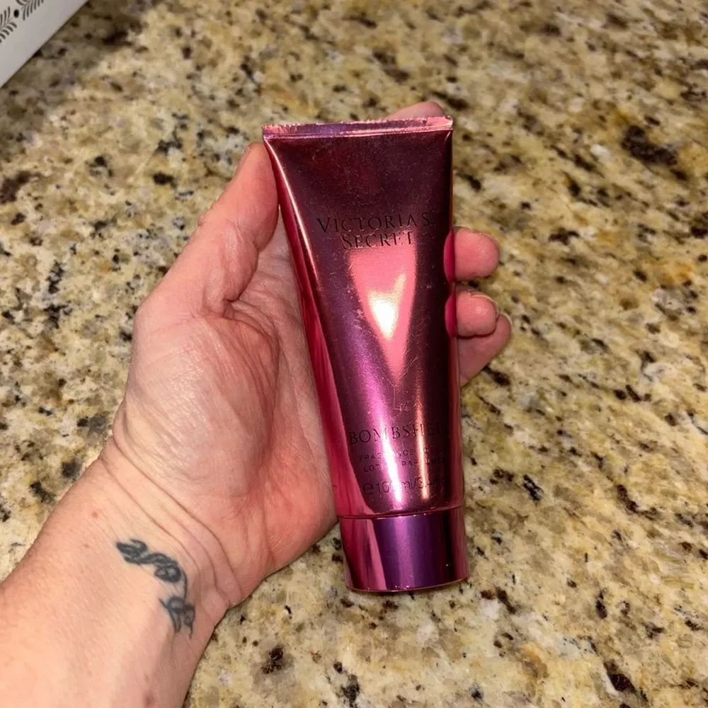 Victoria Secrets Bombshell lotion